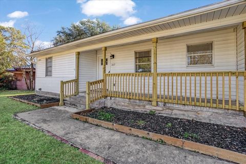 Photo of 317 Boyd Loop, Bonham, TX 75418 (MLS # 21156957)