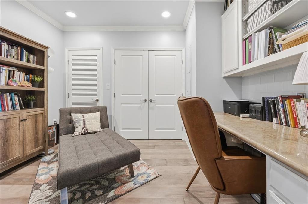 Tower Residential II Condo - Residential