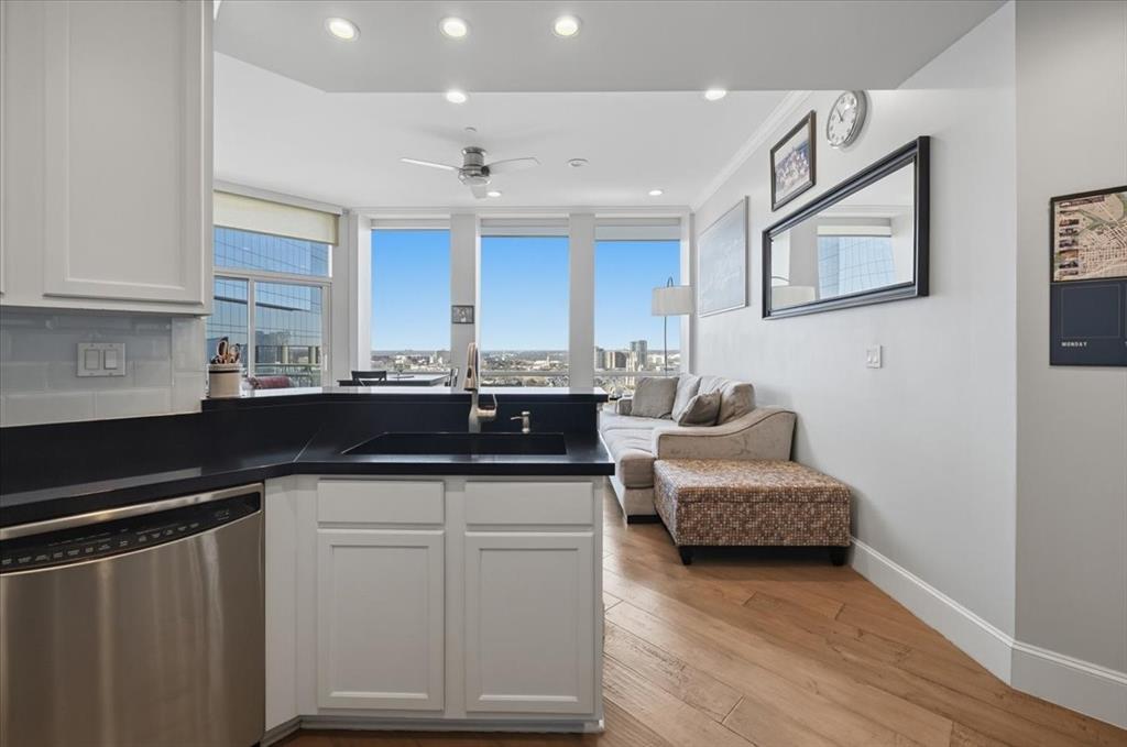 Tower Residential II Condo - Residential