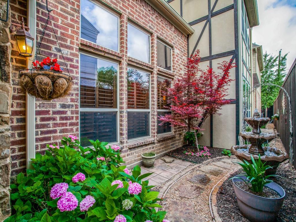 3717 W Beverly Drive