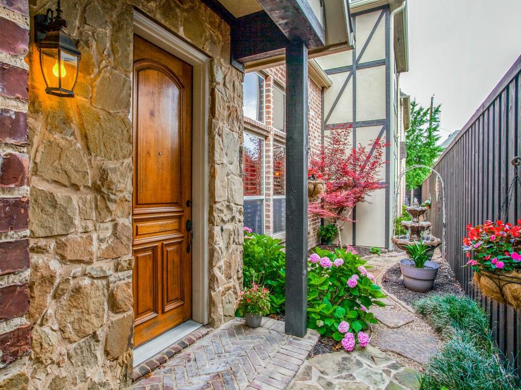 3717 W Beverly Drive