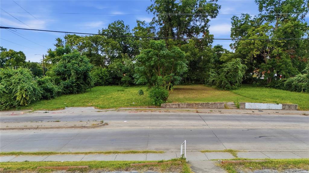 3138 Metropolitan Avenue