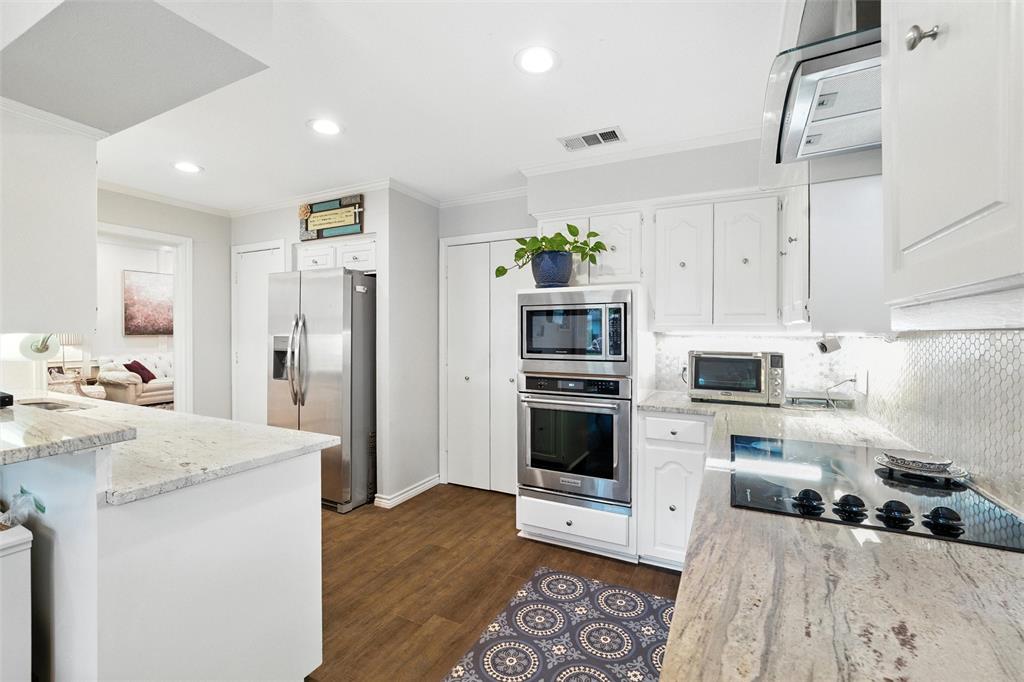 Dallas, Texas 75248, United States, 3 Bedrooms Bedrooms, ,3 BathroomsBathrooms,Residential,Pending,192897