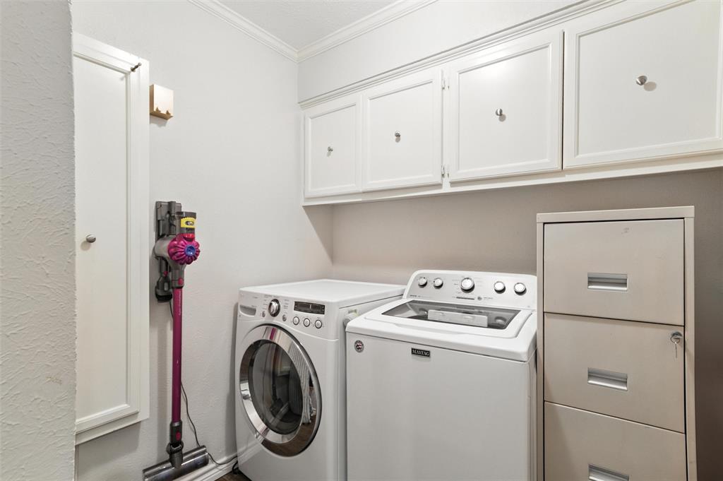 Dallas, Texas 75248, United States, 3 Bedrooms Bedrooms, ,3 BathroomsBathrooms,Residential,Pending,192897