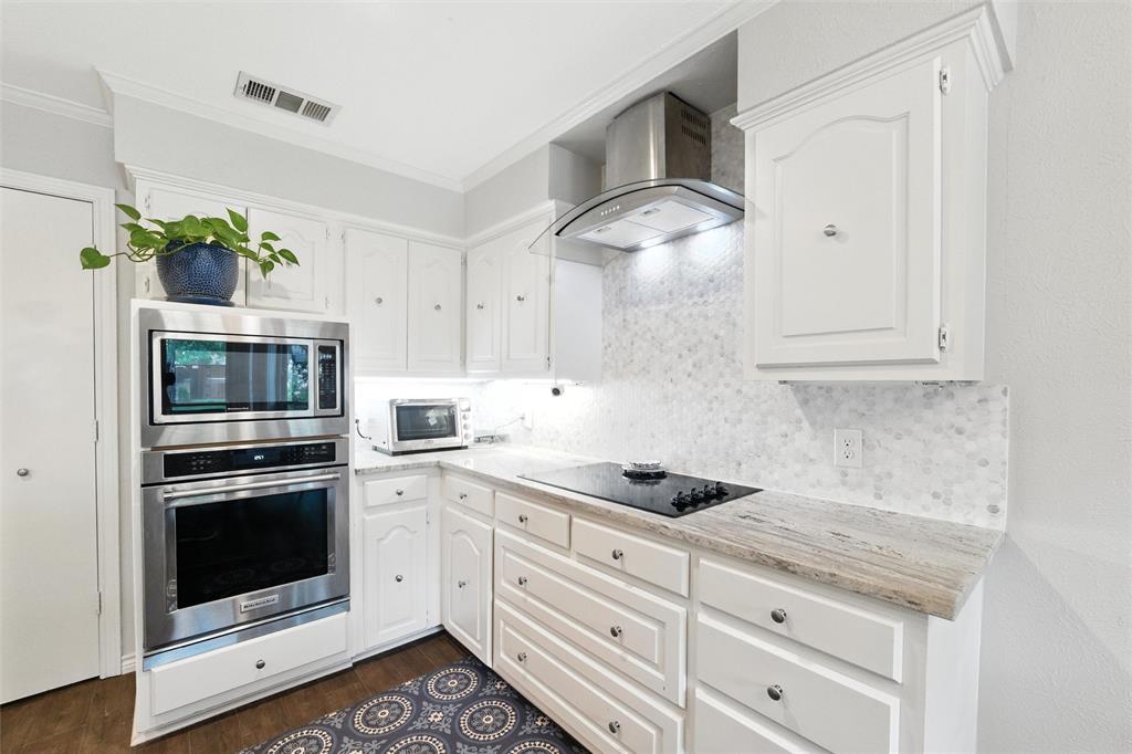 Dallas, Texas 75248, United States, 3 Bedrooms Bedrooms, ,3 BathroomsBathrooms,Residential,Pending,192897