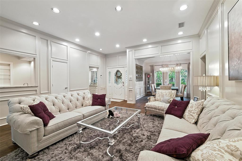 Dallas, Texas 75248, United States, 3 Bedrooms Bedrooms, ,3 BathroomsBathrooms,Residential,Pending,192897