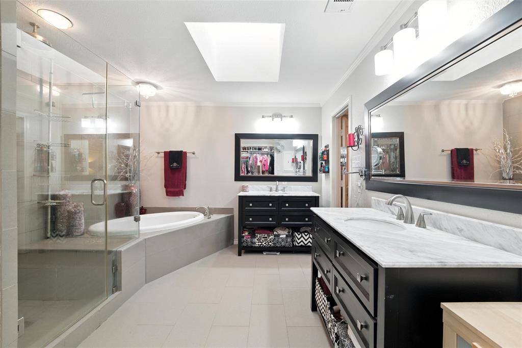 Dallas, Texas 75248, United States, 3 Bedrooms Bedrooms, ,3 BathroomsBathrooms,Residential,Pending,192897