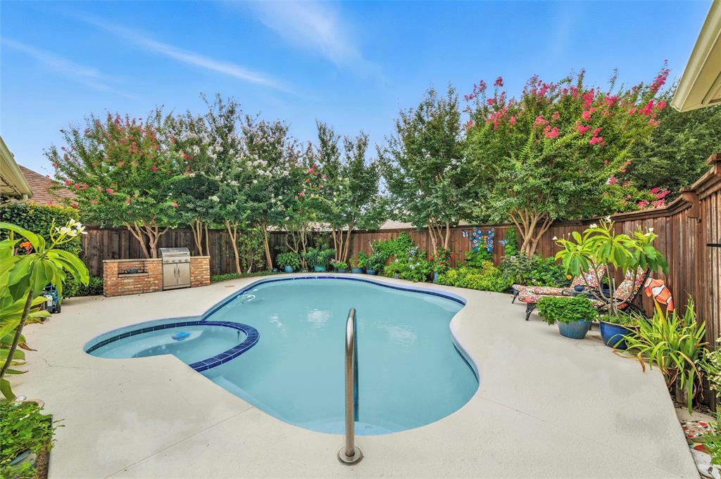 Dallas, Texas 75248, United States, 3 Bedrooms Bedrooms, ,3 BathroomsBathrooms,Residential,Pending,192897