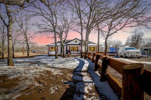 3732 County Road 1100 Grandview TX 76050