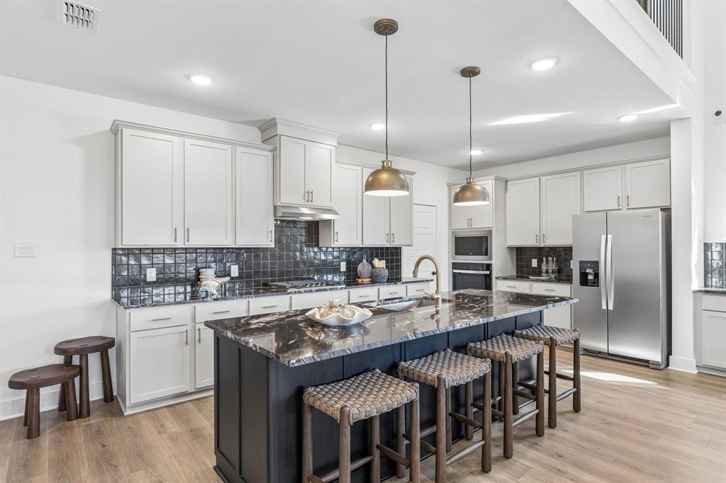 4735 Farmers Drive