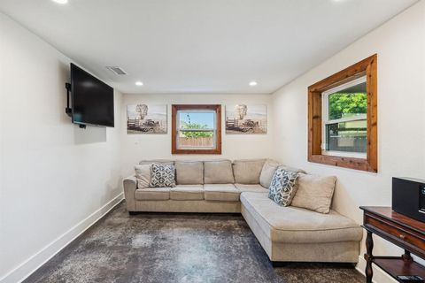 Tiny photo for 601 S Jupiter Road, Allen, TX 75002 (MLS # 21026239)