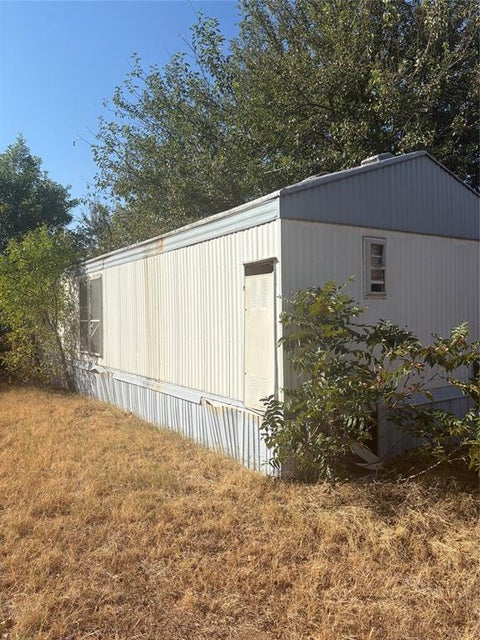 Photo of 1026 Yucca Street, Burkburnett, TX 76354 (MLS # 21384972)