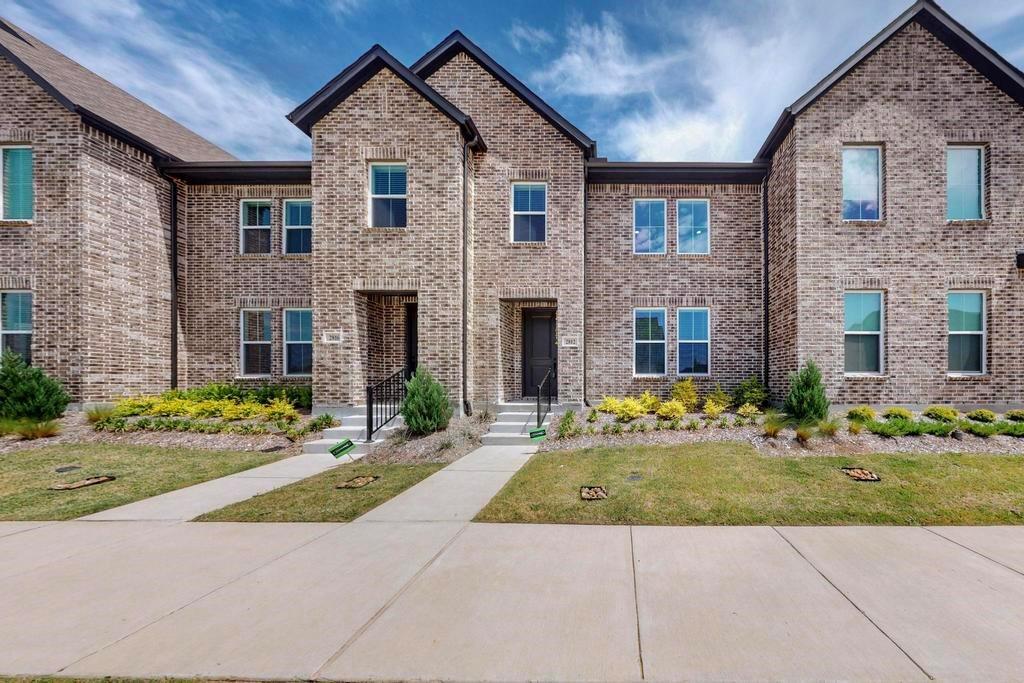 2812 Bluejack Road