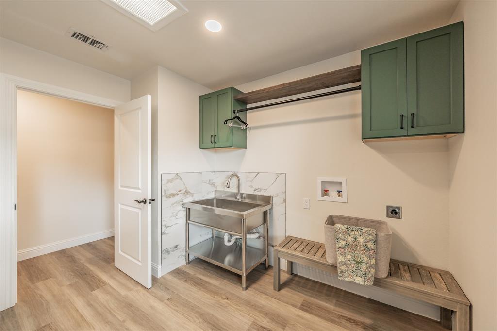 Lake Country Estates Add - Residential