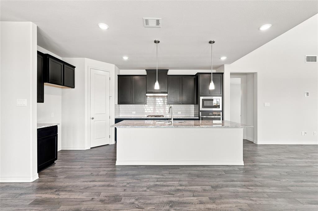 2712 Alcove Lane