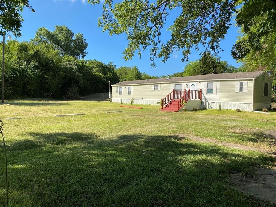 A unique opportunity ... zoned as commercial AND residential!! In a great location with HIGH VISIBILITY, OFF I-45
Service Road. There is additional frontage road on Abner Road. This is also a great investment opportunity. This
property sits on almost 2 acres with a breathtaking pond in the back and plenty of trees for shade. Would be perfect for
business use, for personal use, or both! Truly a must see!!