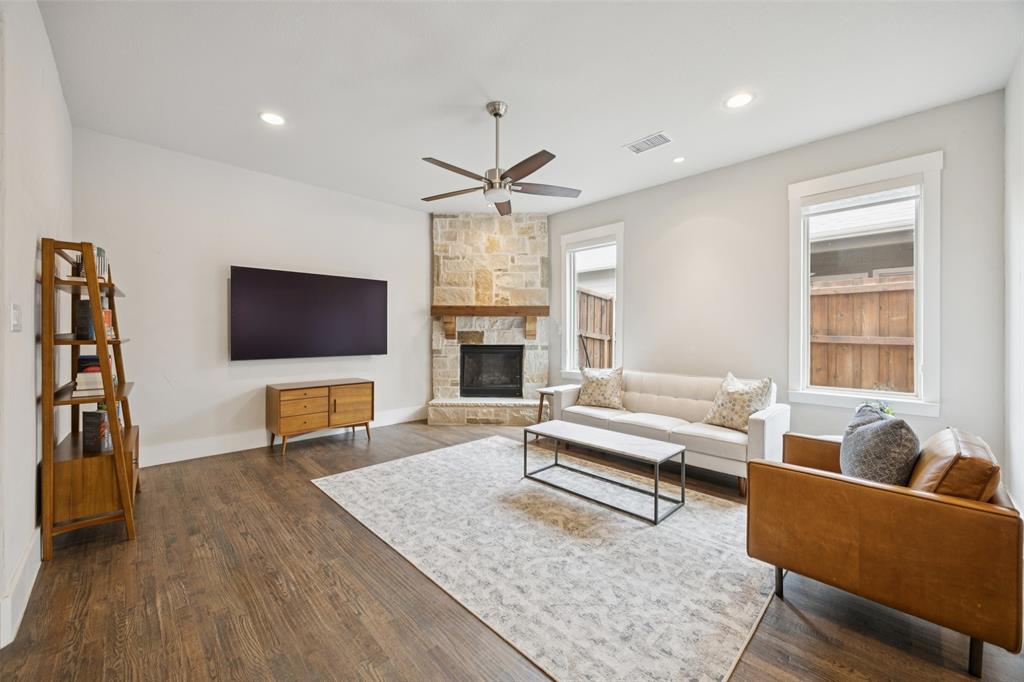 107 W Peach Street