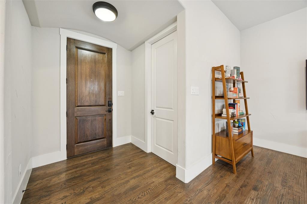 107 W Peach Street