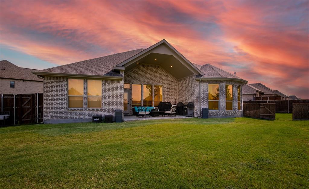 3009 Three Oaks Trail