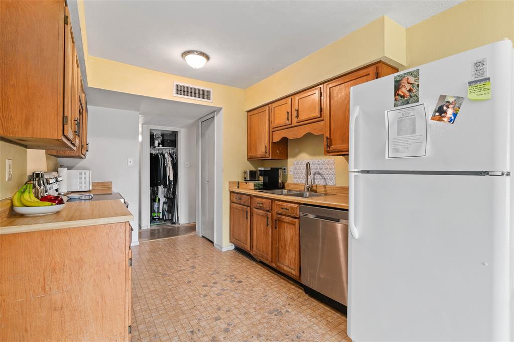 Country Meadow 02 - Residential