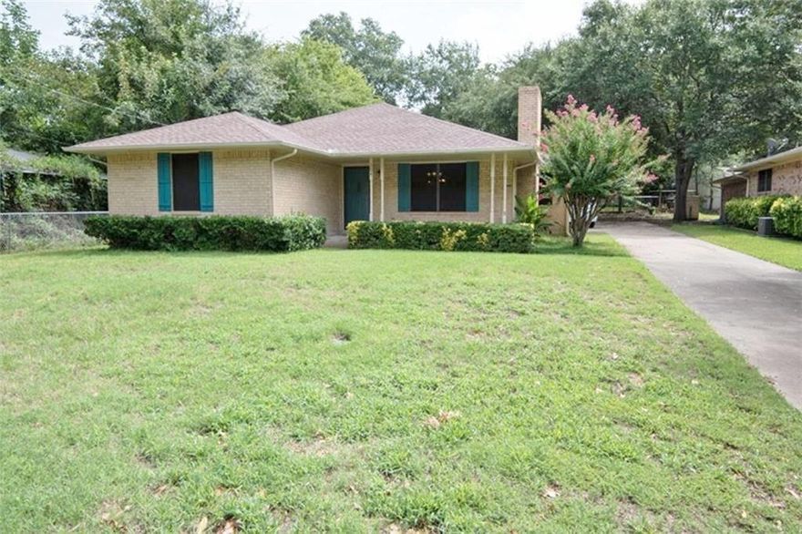 Water view 2-2-2 in Eastwood Island with access to the lake via the neighborhood boat launch and park! Absolutely charming home with open concept floor plan. Pretty wood look flooring throughout with tile in the guest bath. Brick WBFP in the living area. Kitchen offers a built-in microwave, dishwasher, disposal, stove, refrigerator and breakfast bar. Ceiling fans and walk-in closets in both bedrooms. Partially fenced and shaded backyard is perfect for summer time cookouts. Oversized garage with room for workbench. Mabank ISD. Come experience lake living today! Owner must approve all pets.