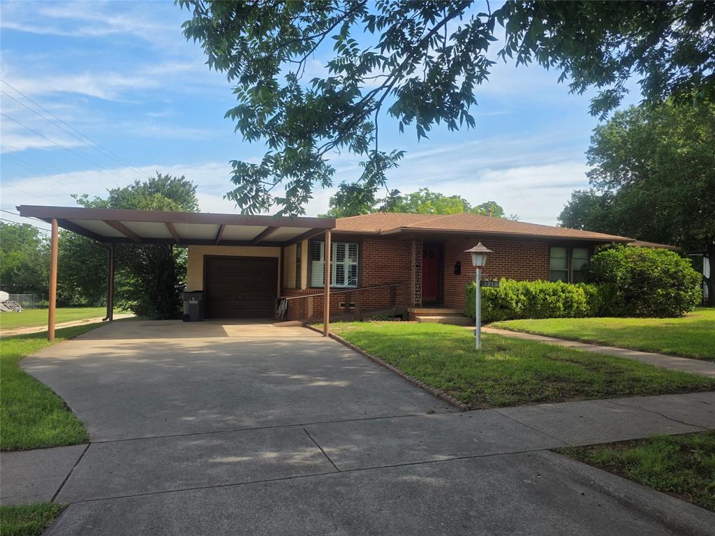 1213 Hillcrest Drive