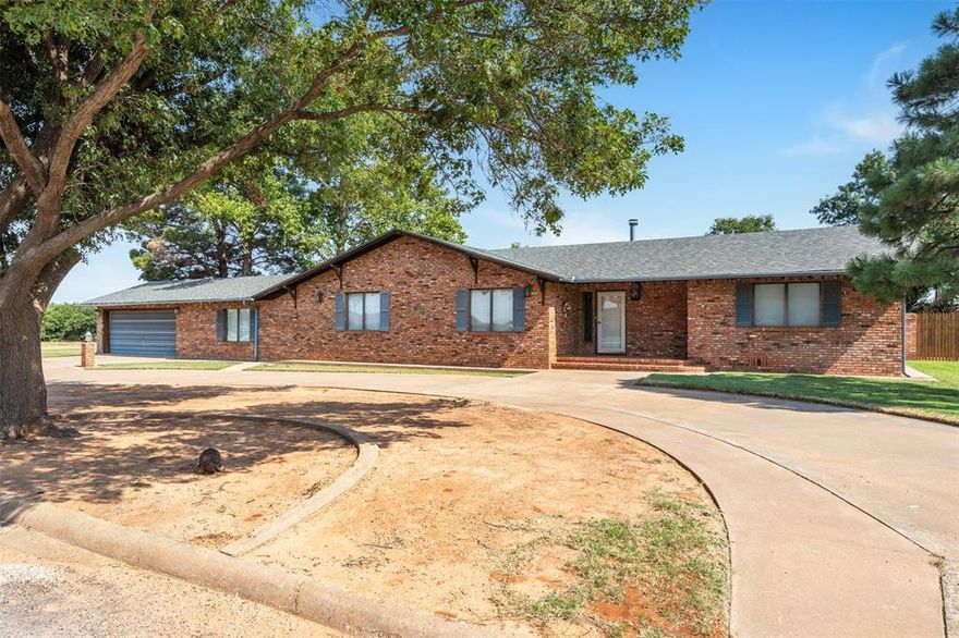 Drastic price reduction!
Large modern farm house style home located in a very exclusive neighborhood in Knox City TX.  This home has much to offer... updated kitchen, with white cabinets and black granite counters, wood floors, newer stainless steel appliances.  The utility room includes a large pantry area.  The open floor plan includes a large den and an additional living area with a fireplace.  Cathedral ceilings, built in cabinets, and open to the kitchen are just a few of the appealing characteristics of this home.  3 bedrooms with walk in closets, the main bedroom ensuite includes an updated walk in shower, solid surface vanity top, and built in storage. 
The bonus space features large windows, large closets, and easy access from the attached 2 car garage.  The home also features a finished basement.
Out back features a large covered porch, attached lattice covered pergola, and a separate garage and work shop. A privacy fence and mature trees add to the appeal. This home has passed a VA inspection! Currently priced below last appraised value.