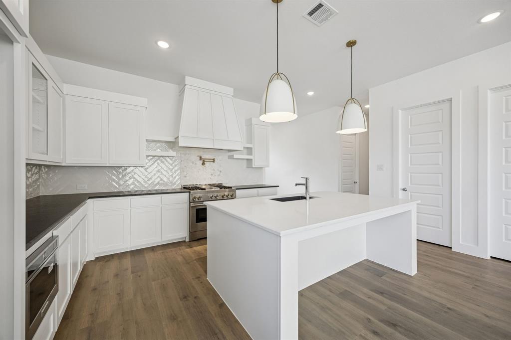 Painted Tree Lakeside South 50s - Residential