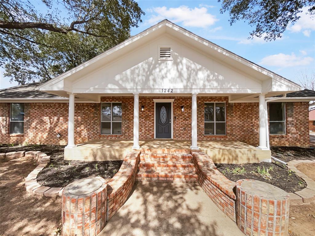 1242 Laguna Vista Way