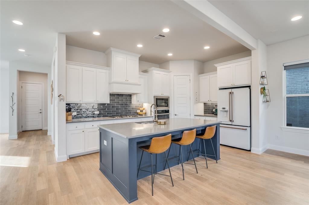 400 Shoreline Street