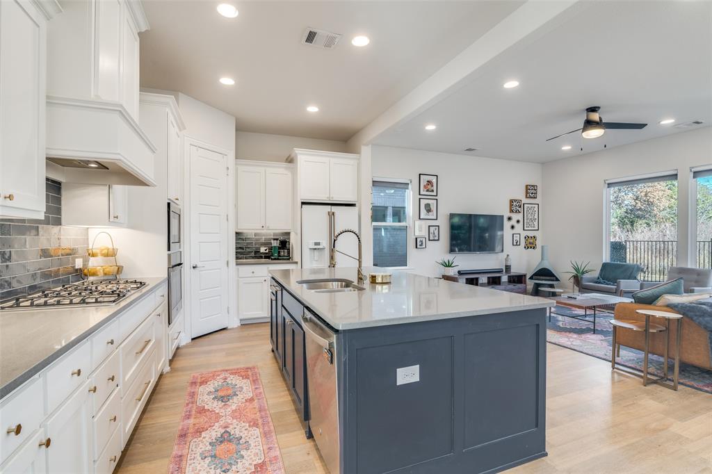 400 Shoreline Street