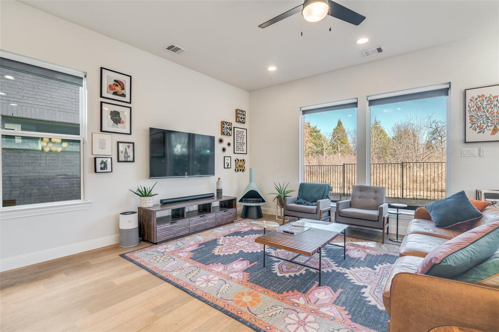 400 Shoreline Street