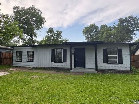 Photo of 821 Travis Street, Garland, TX 75040 (MLS # 21253899)