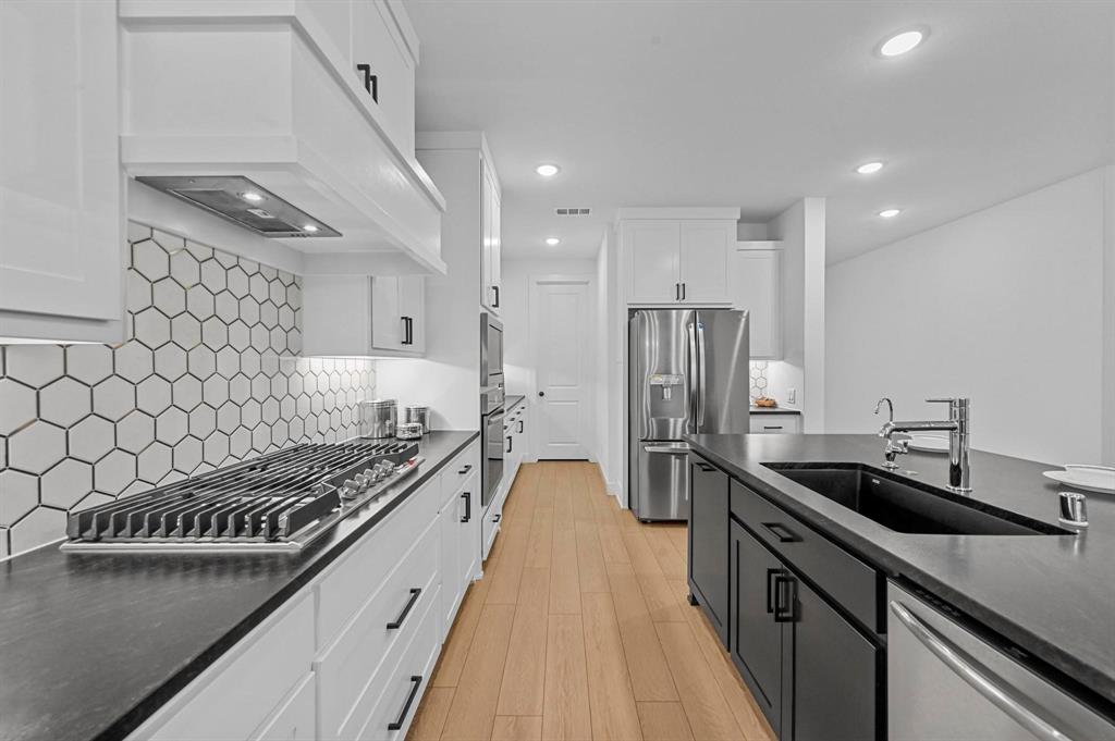 Celina, Texas 75009, United States, 4 Bedrooms Bedrooms, ,5 BathroomsBathrooms,Residential,Active,25413