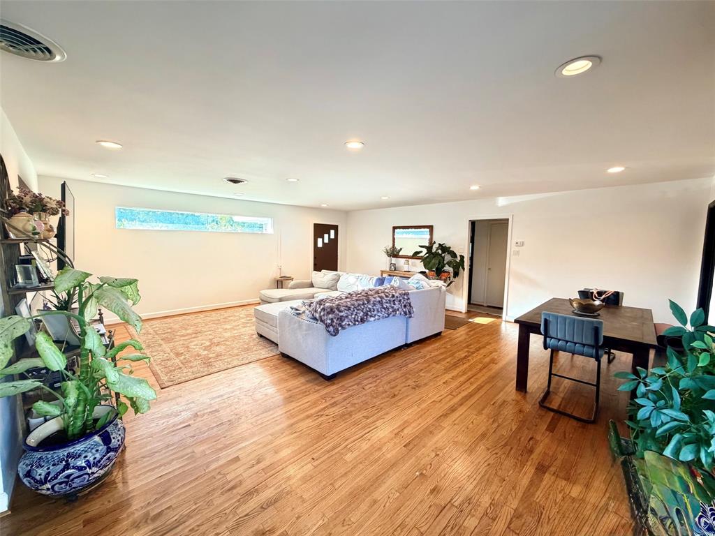 10208 San Lorenzo Drive