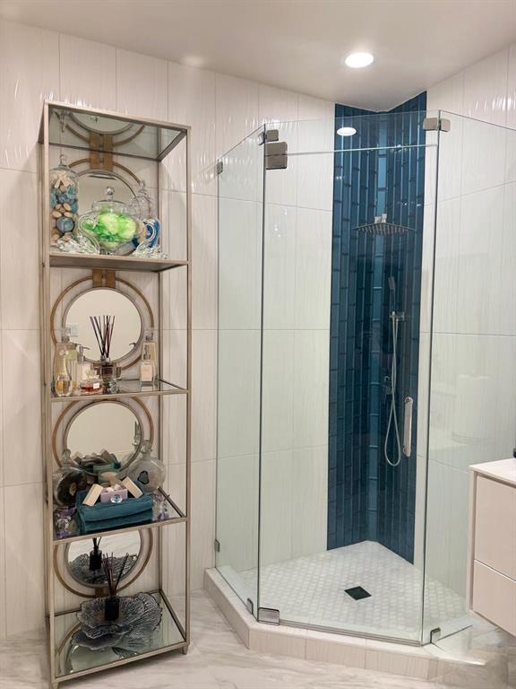 Chasewood Oaks condo - Residential