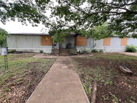108 Arthur Street McGregor TX 76657