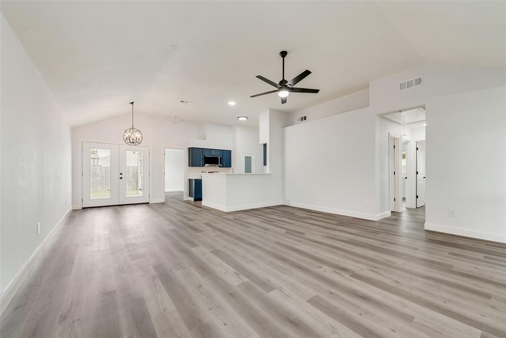 204 Hollywood Drive