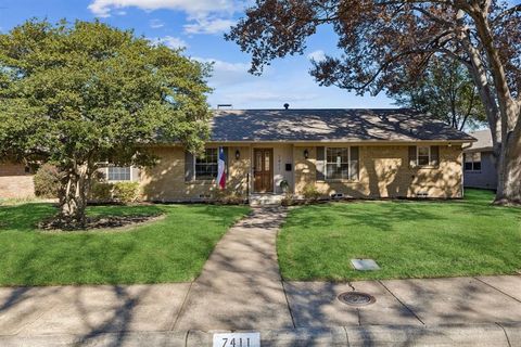 Photo of 7411 Heathermore Drive, Dallas, TX 75248 (MLS # 21179463)