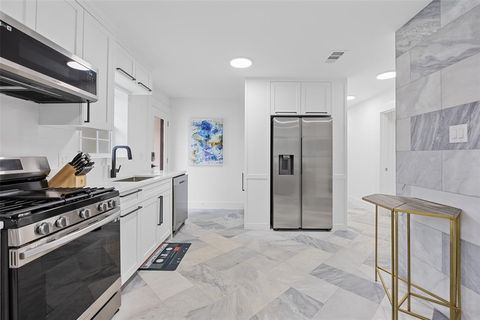 Tiny photo for 4419 Sexton Lane, Dallas, TX 75229 (MLS # 21090085)