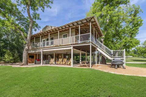 Photo of 421 N Lazy Bend Road, Millsap, TX 76066 (MLS # 21368017)