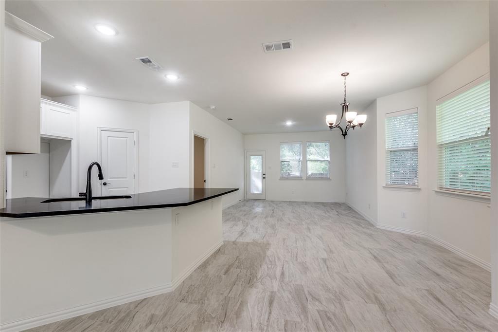 Lincoln Manor - Residential