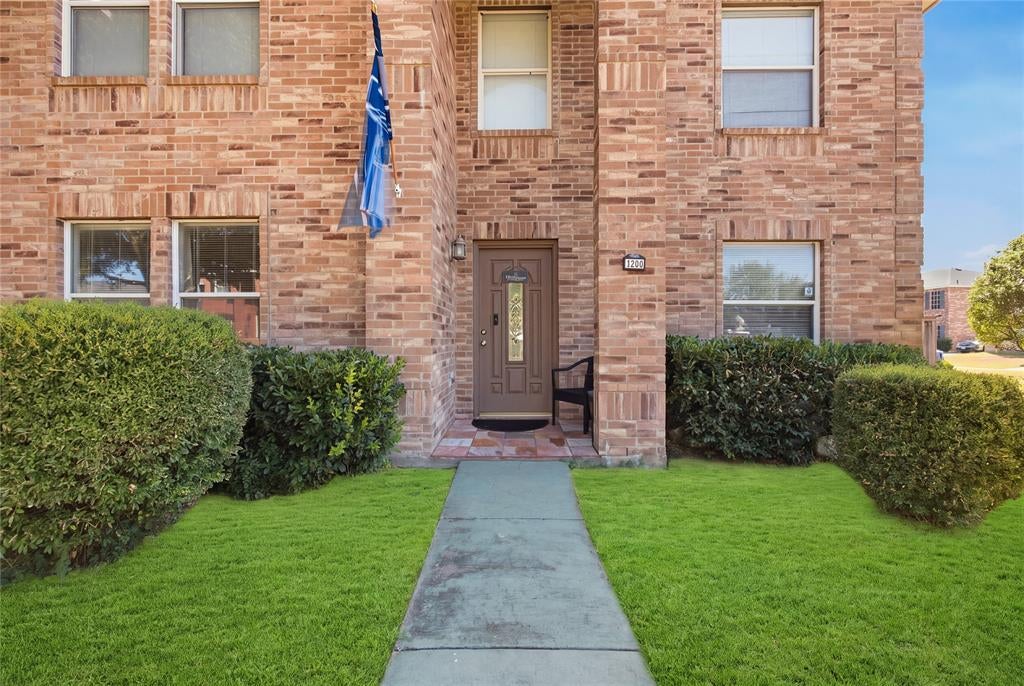 1220 Highview Drive