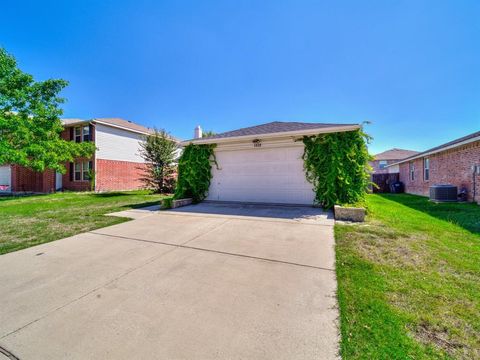 1928 Riverchase Lane Justin TX 76247