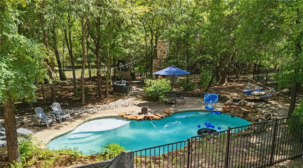 3806 Lakeshore Drive