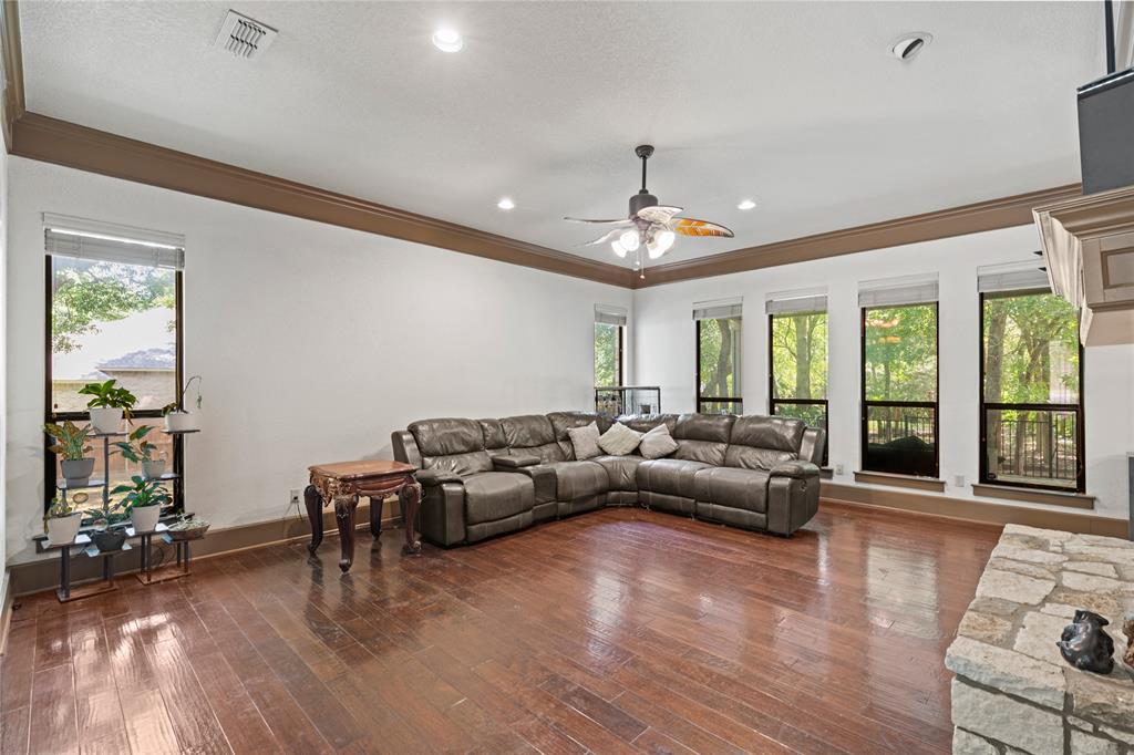 3806 Lakeshore Drive