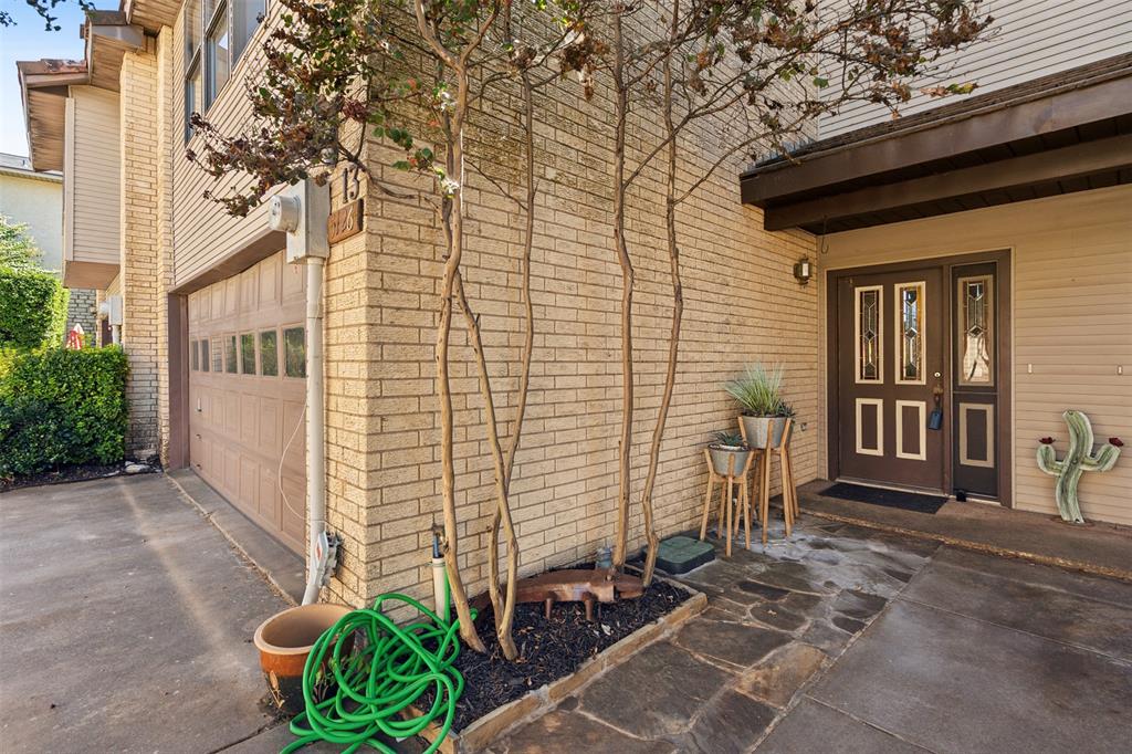 5126 La Vista Court