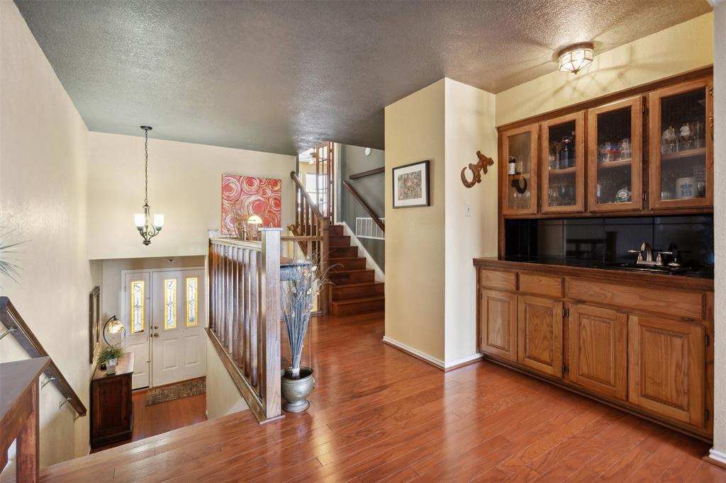 5126 La Vista Court