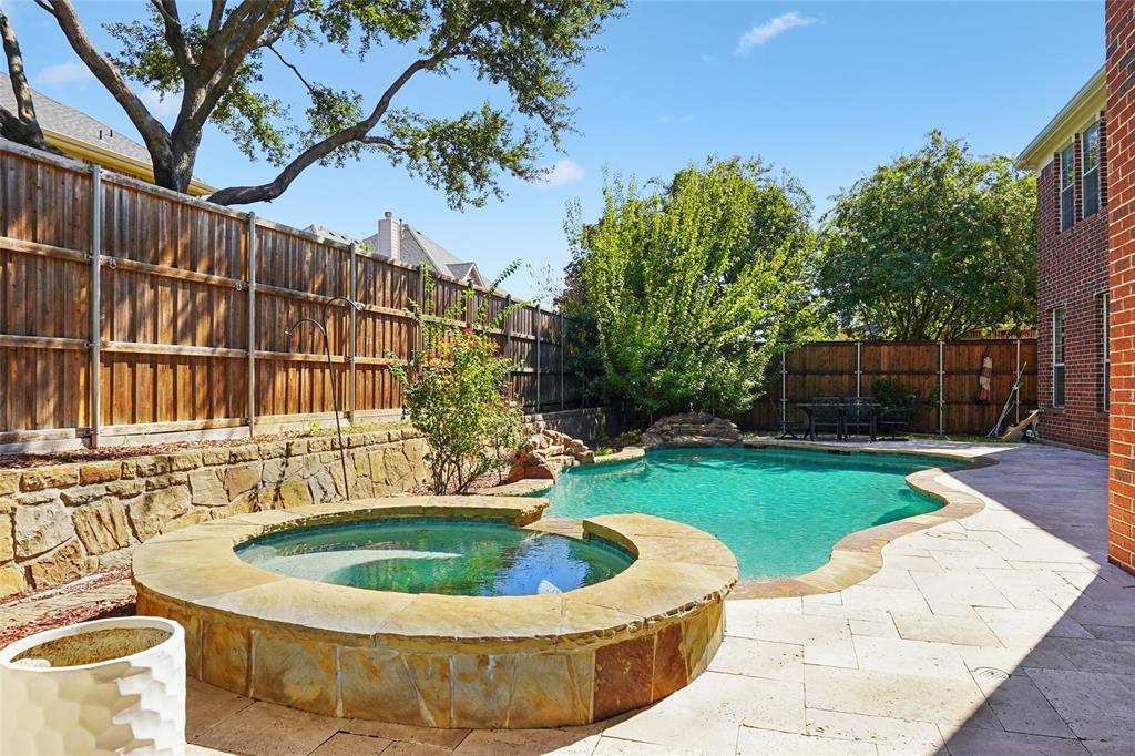 1112 Avondale Drive