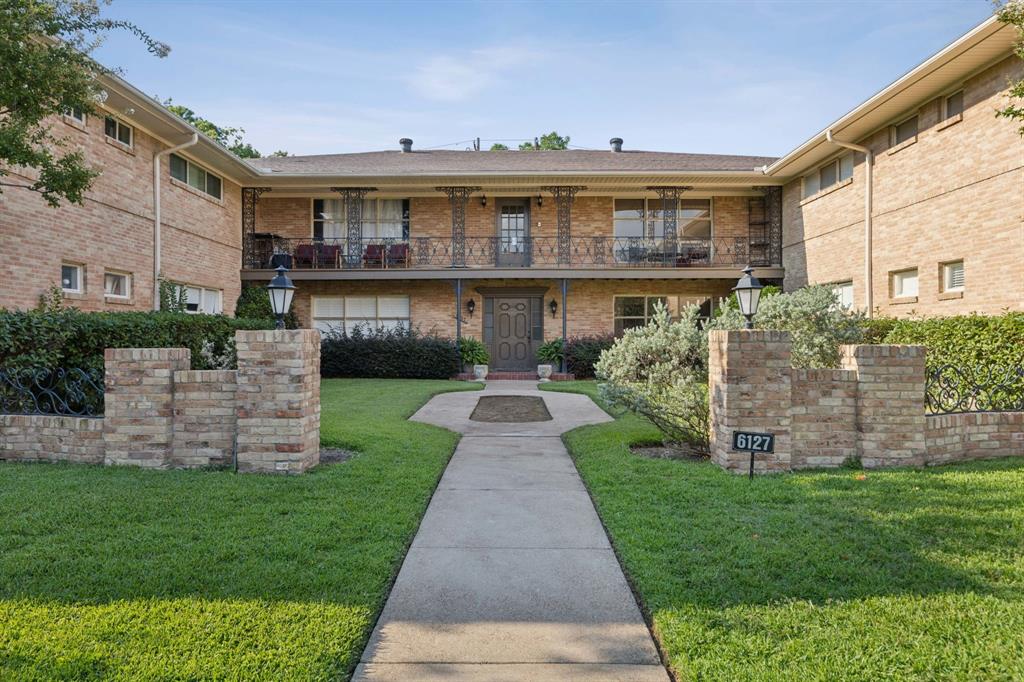 Prestwick Manor - Residential